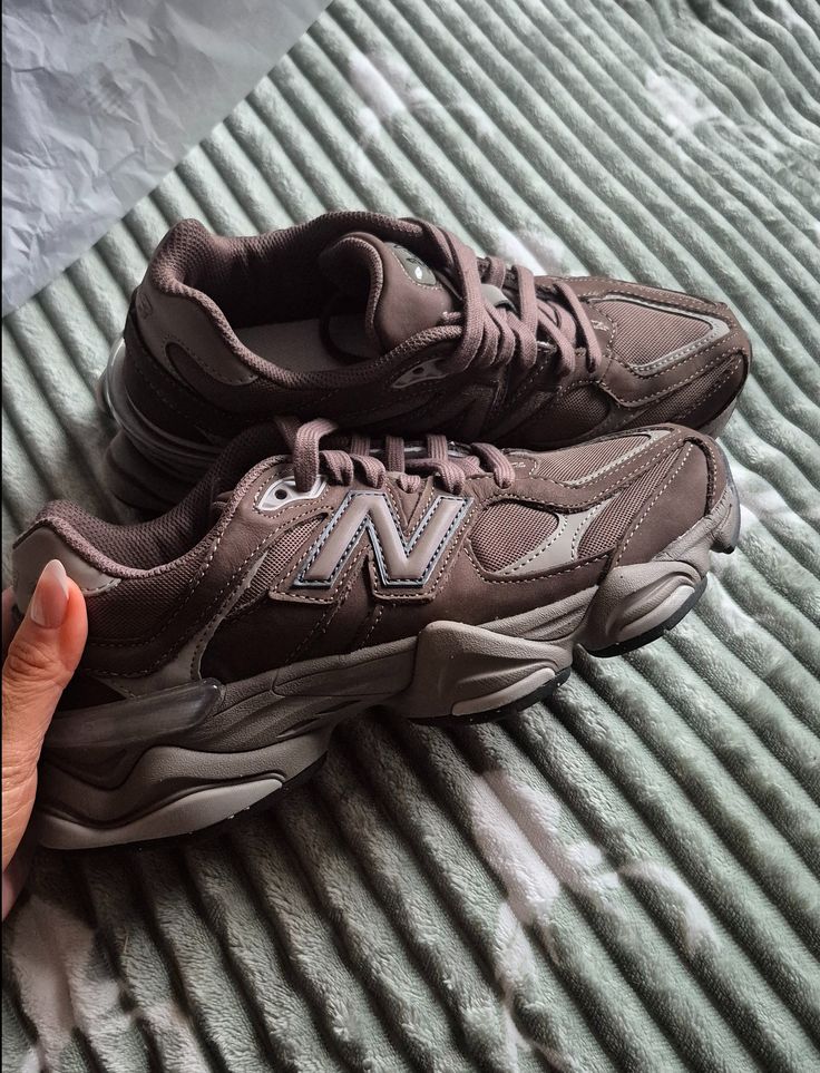 New Balance 9060 Chocolate